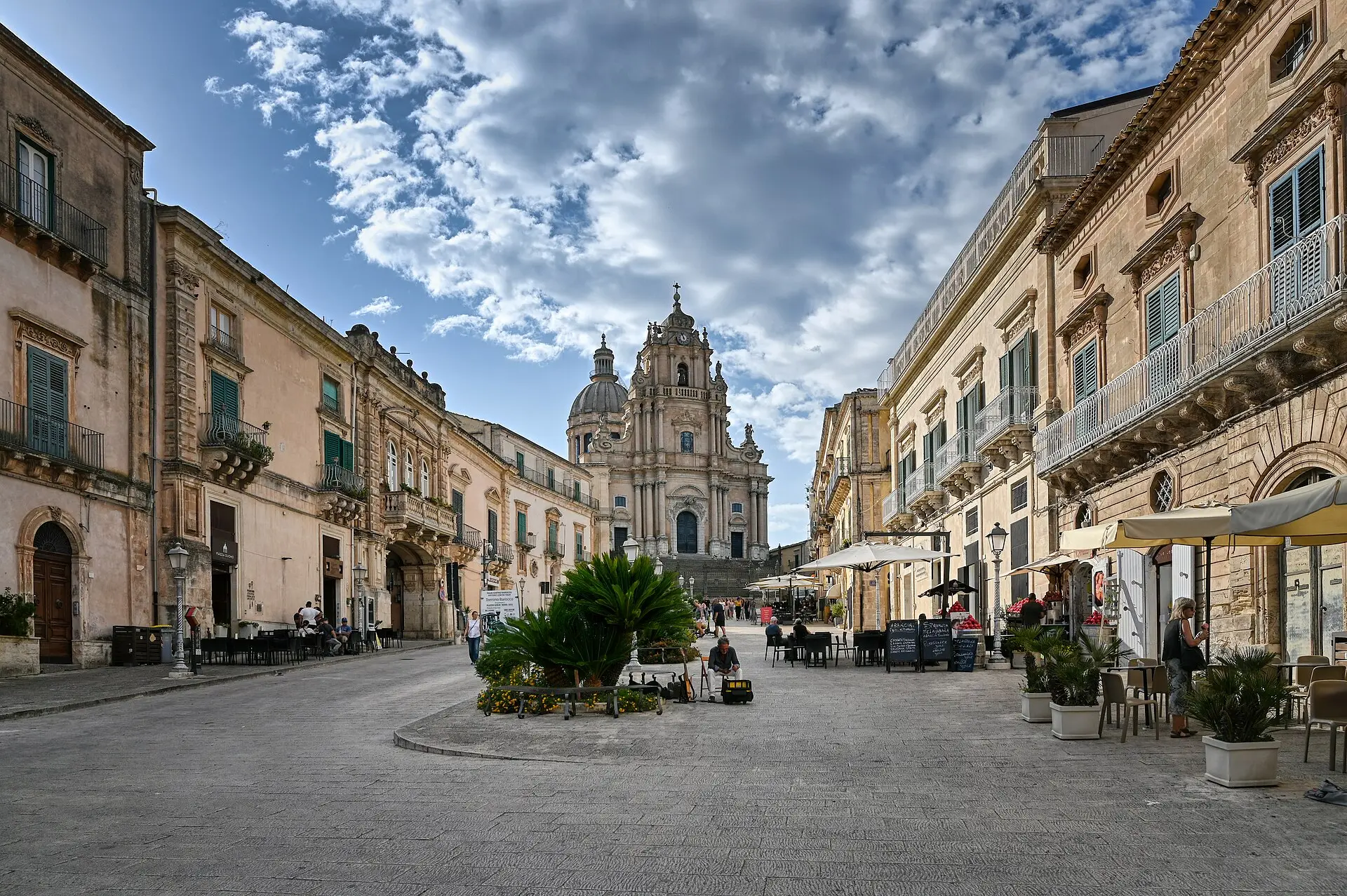 The curved three-tier baroque façade of the Duomo di San Giorgio in Ragusa Ibla